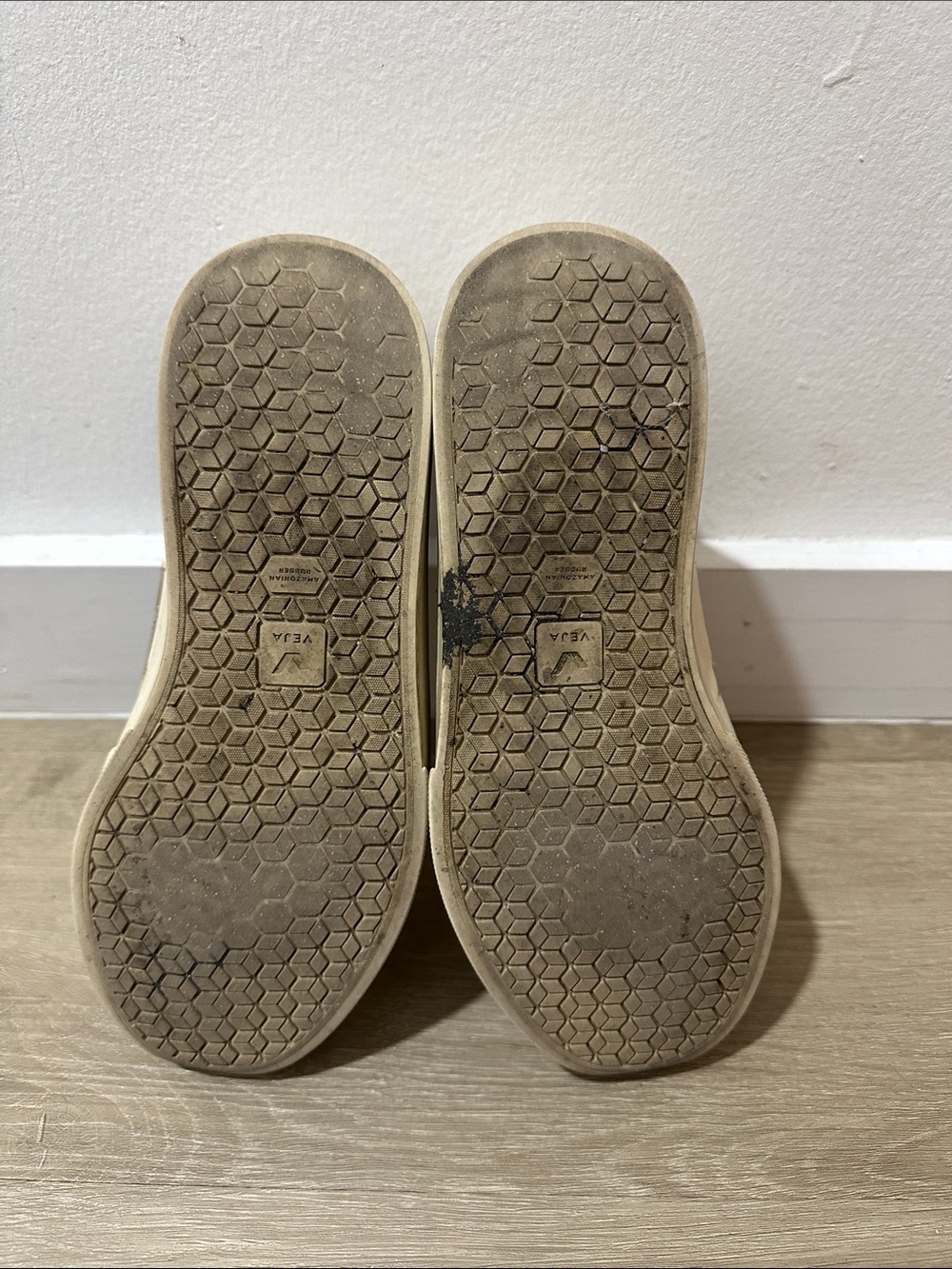 Veja Cream & copper Velcro Sneakers - Picture 3 of 5